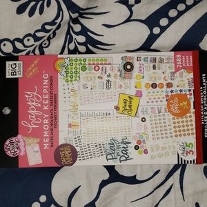 Happy planner memory keeping dates and holidays set